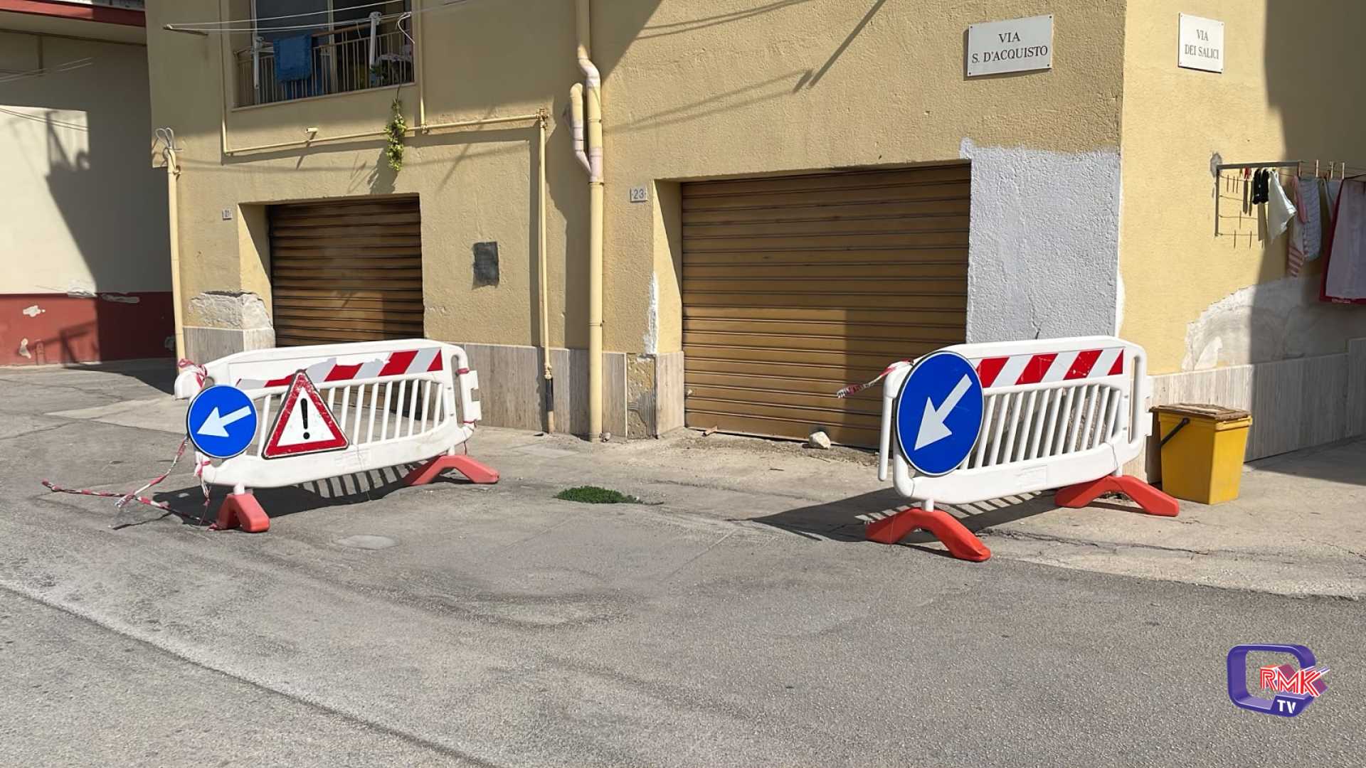 Zona via De Gasperi piena di buche. Interrogazione di Maglienti e Mandracchia sulle perdite idriche